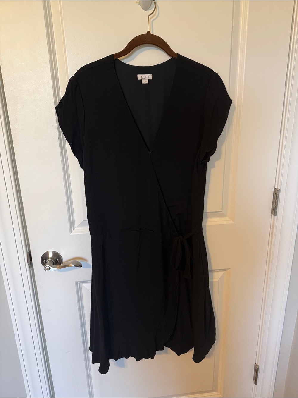 LOFT Women’s Size 12 Black Wrap Skort Romper Short Sleeve V-Neck